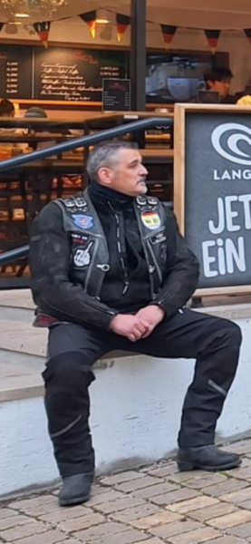 Wir haben gewählt! Nachdem uns unser State Officer und Gründungsmitglied Boris verlassen hat, haben wir einen neuen State Officer gewählt. Einstimmig wurde Hagen 1. Officer SCHWABEN zum State Officer gewählt. Es gibt ab sofort auch einen 2. State Officer.